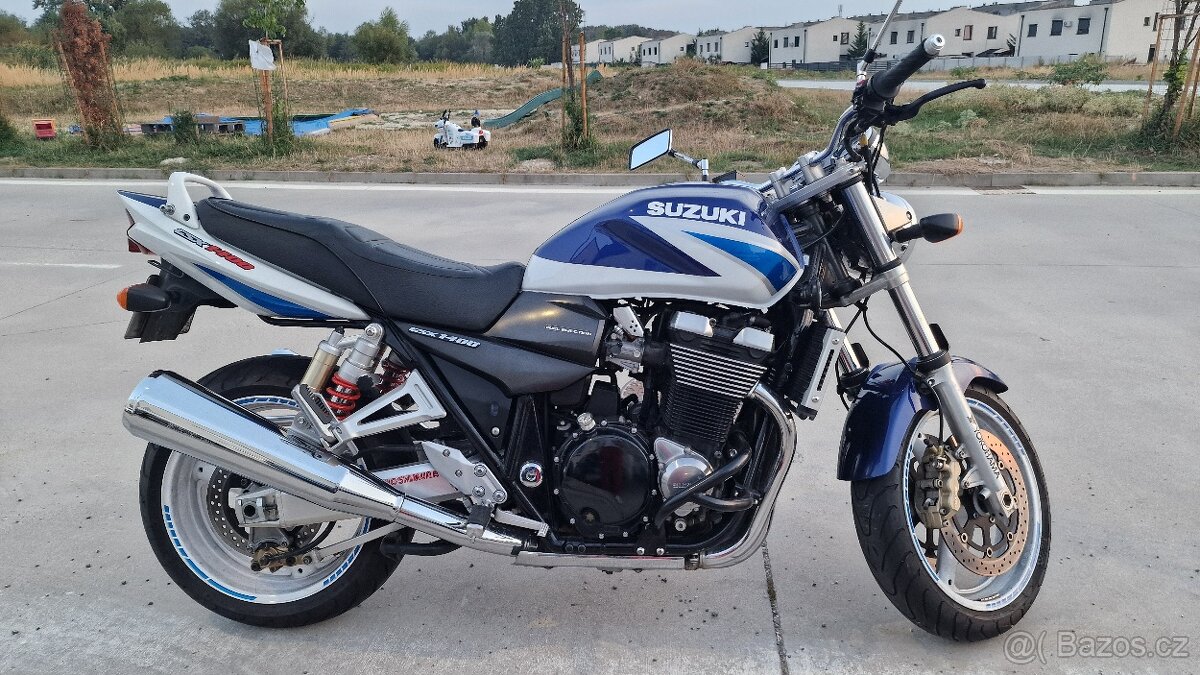 Suzuki GSX 1400 - 2