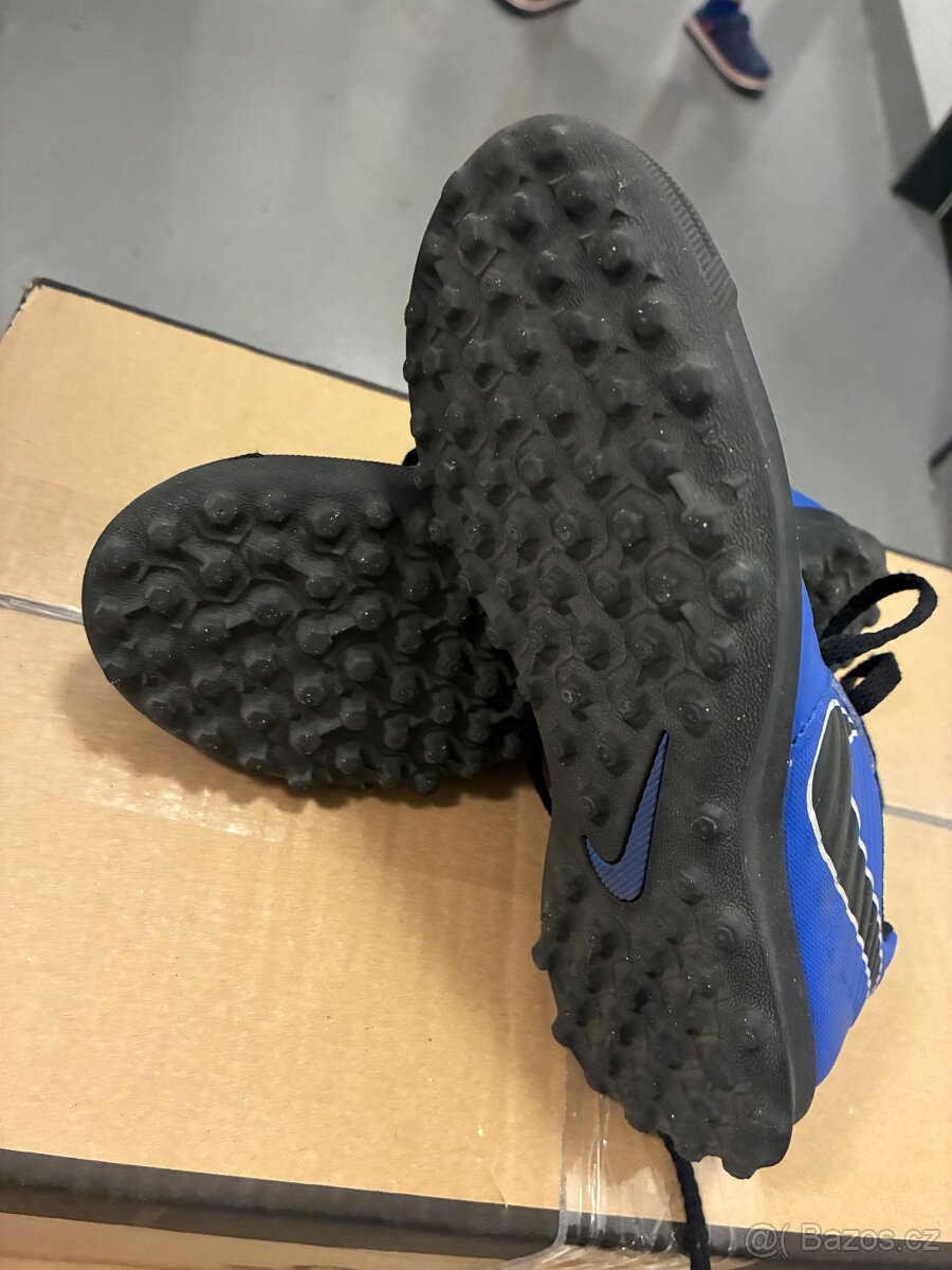 Prodám dětské turfy NIKE - 2