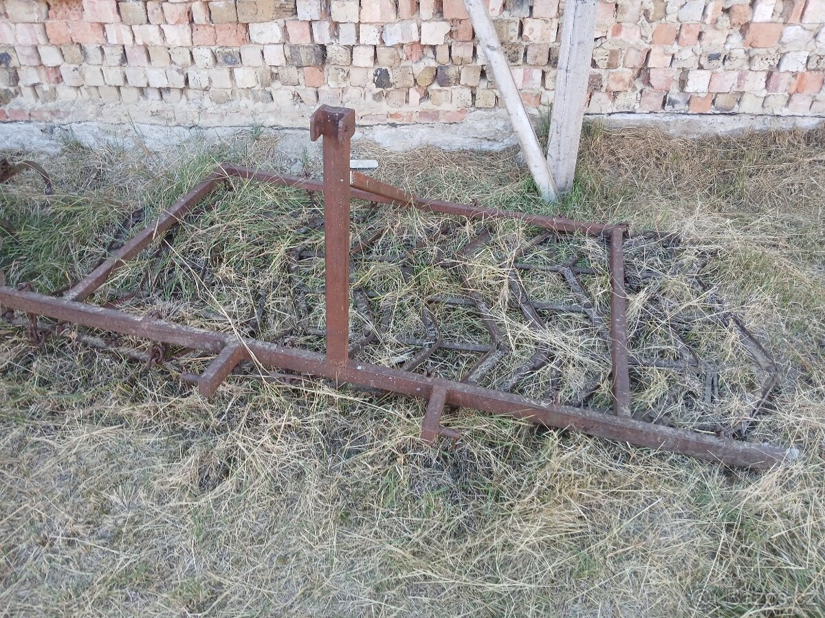 Prodám lehké nesené 3m brány - 2