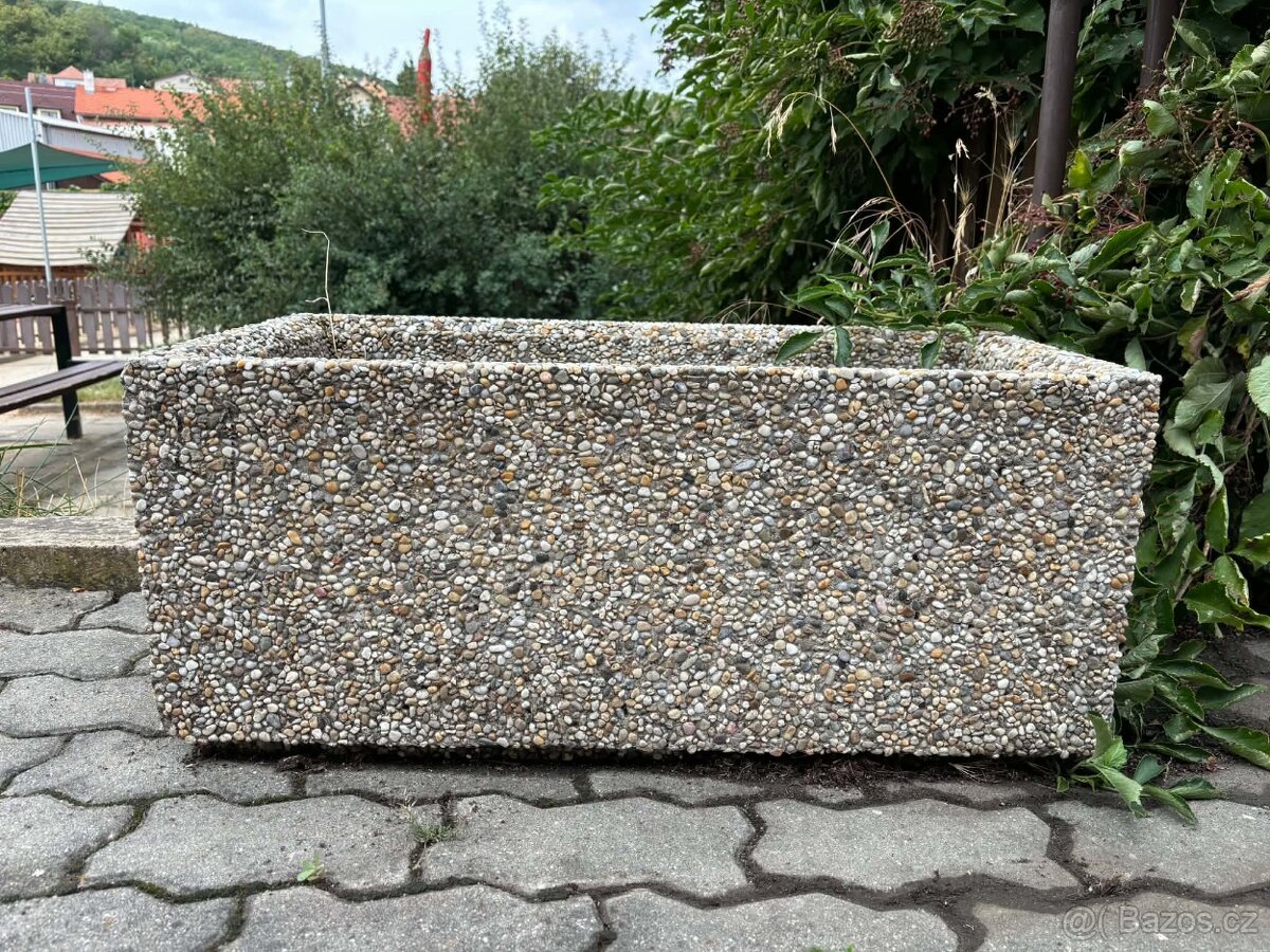 Betonový květináč - 2