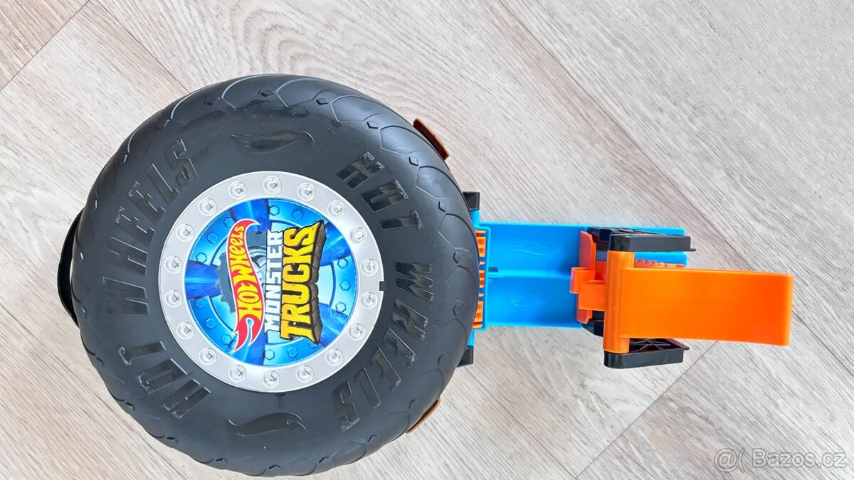 dráha hot wheels kufru - 2