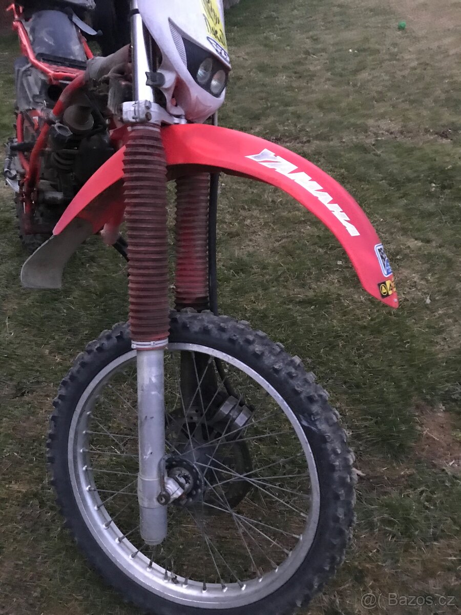 Yamaha TT600