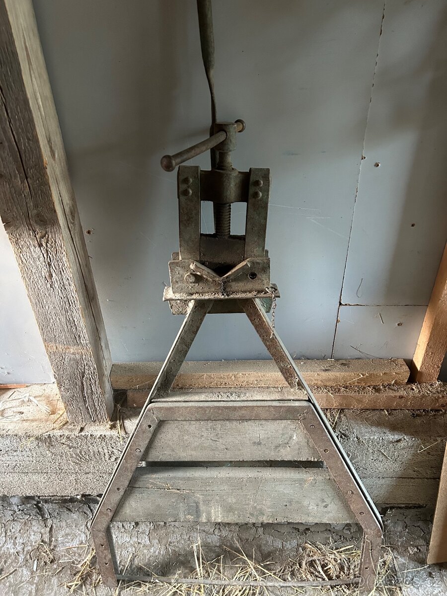 Instalatérský svěrák - 2