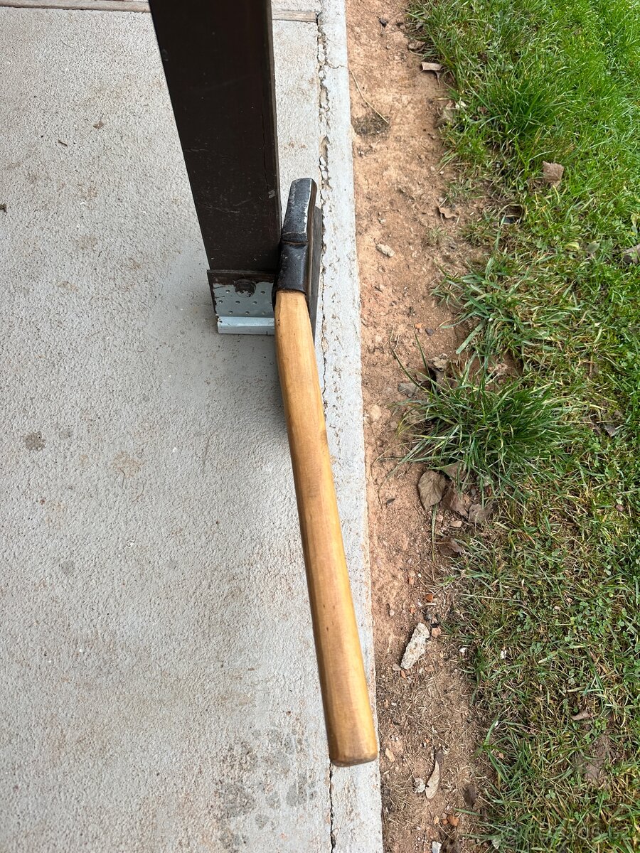 Stará kovaná tesařská širočina. - 2