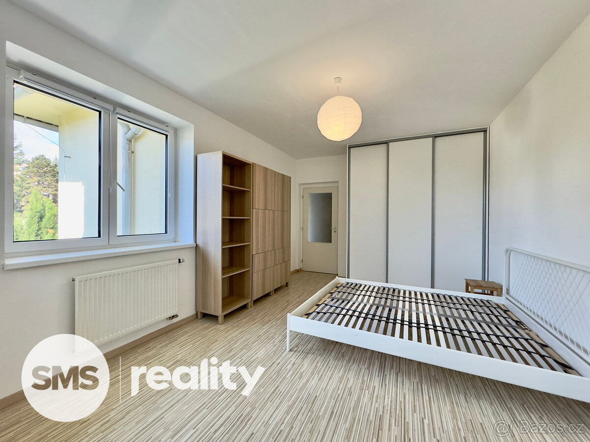 Pronájem světlého bytu 2+kk s výhledem na Central park, Bran - 2