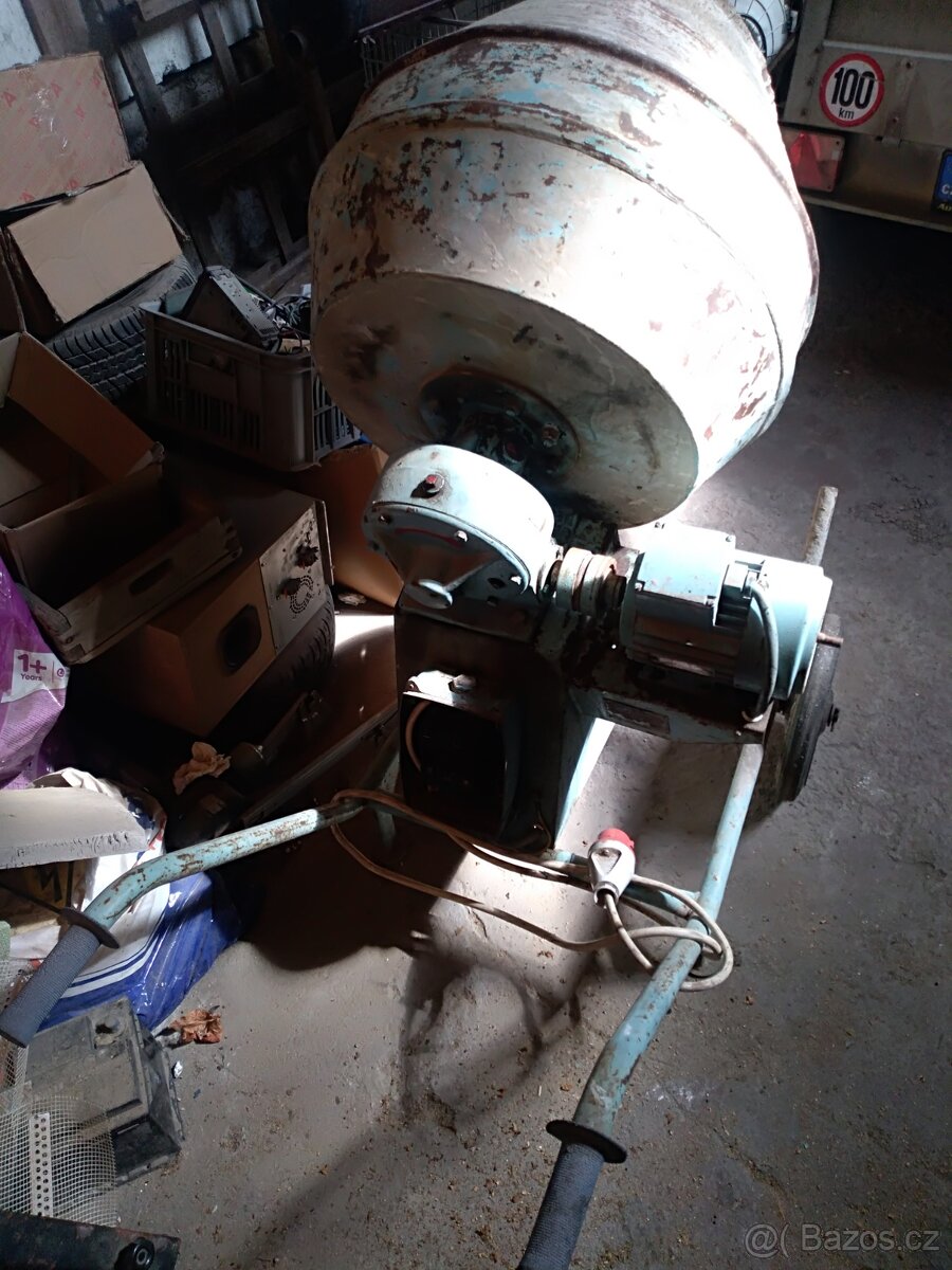 Stavební míchačka - 2