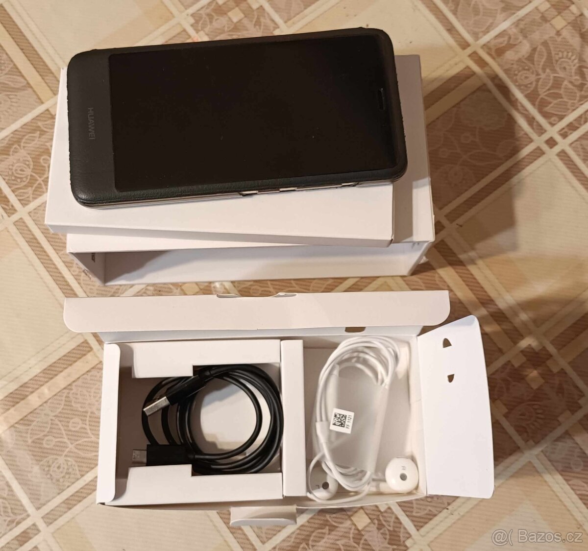 HUAWEI NOVA zlatá barva - 2