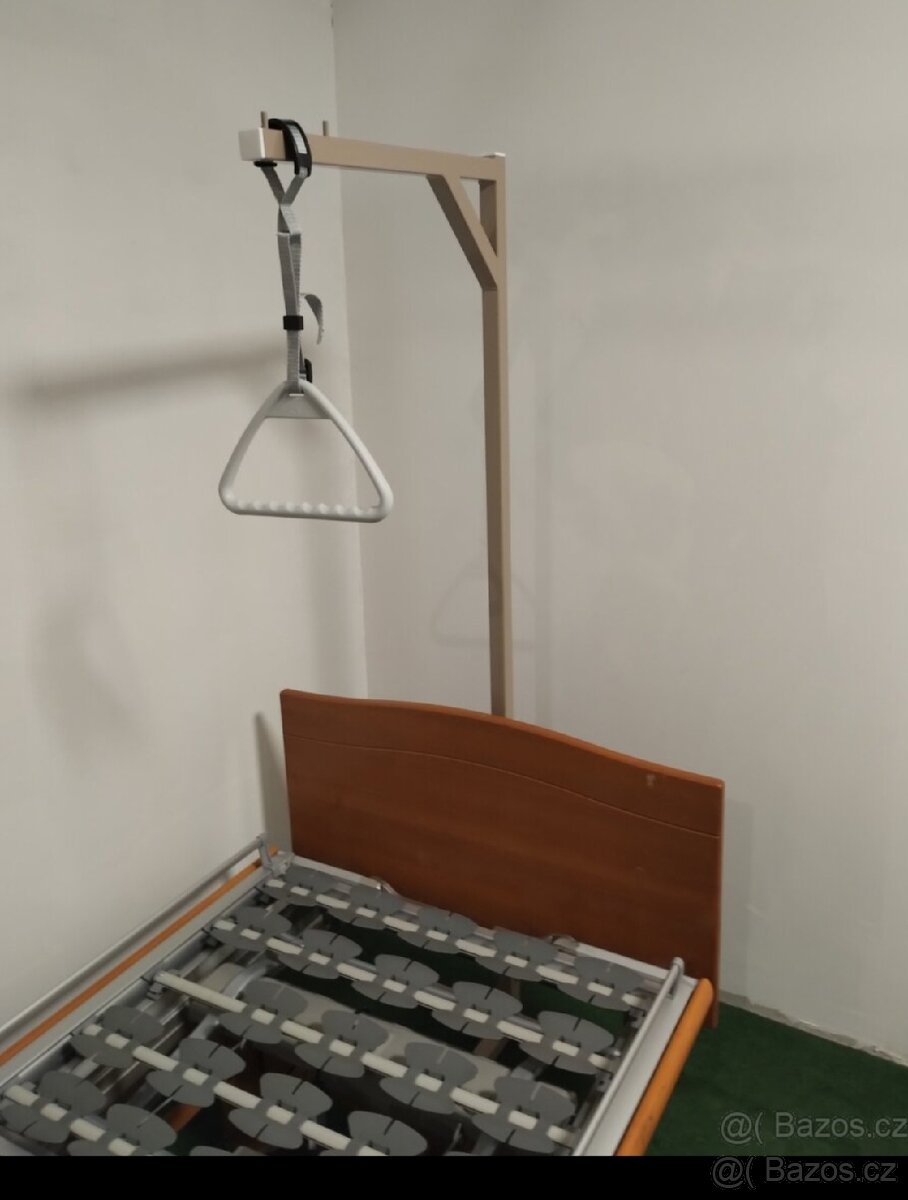 Externí, přenosná hrazda k posteli - 2