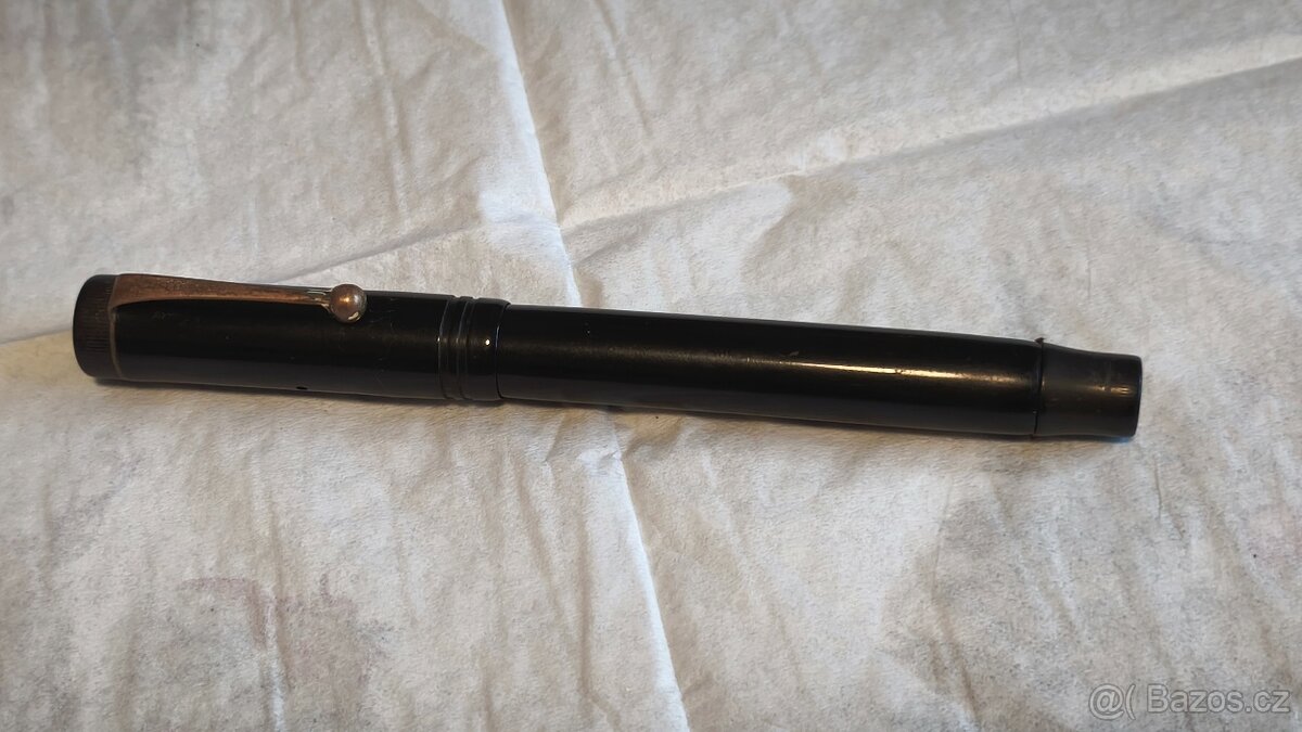 Starožitné,plnící pero ,,PARKER". - 2