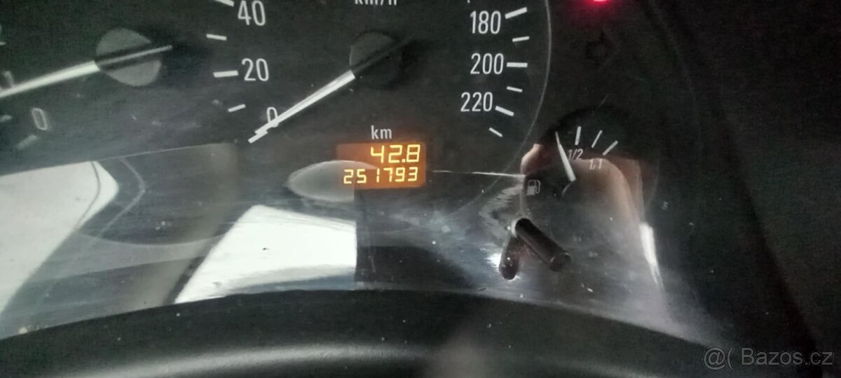 Opel Corsa 1.2 59kw rv 2005 - 2