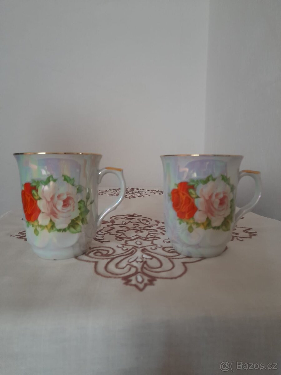 Porcelánové a skleněné sety, mísy, etažér - 2