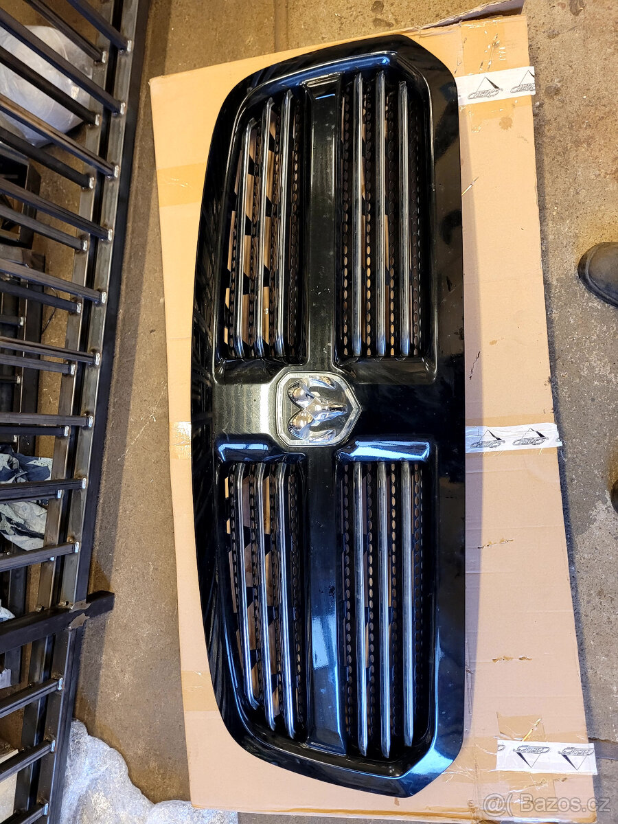 Přední maska dodge RAM 1500 - 2