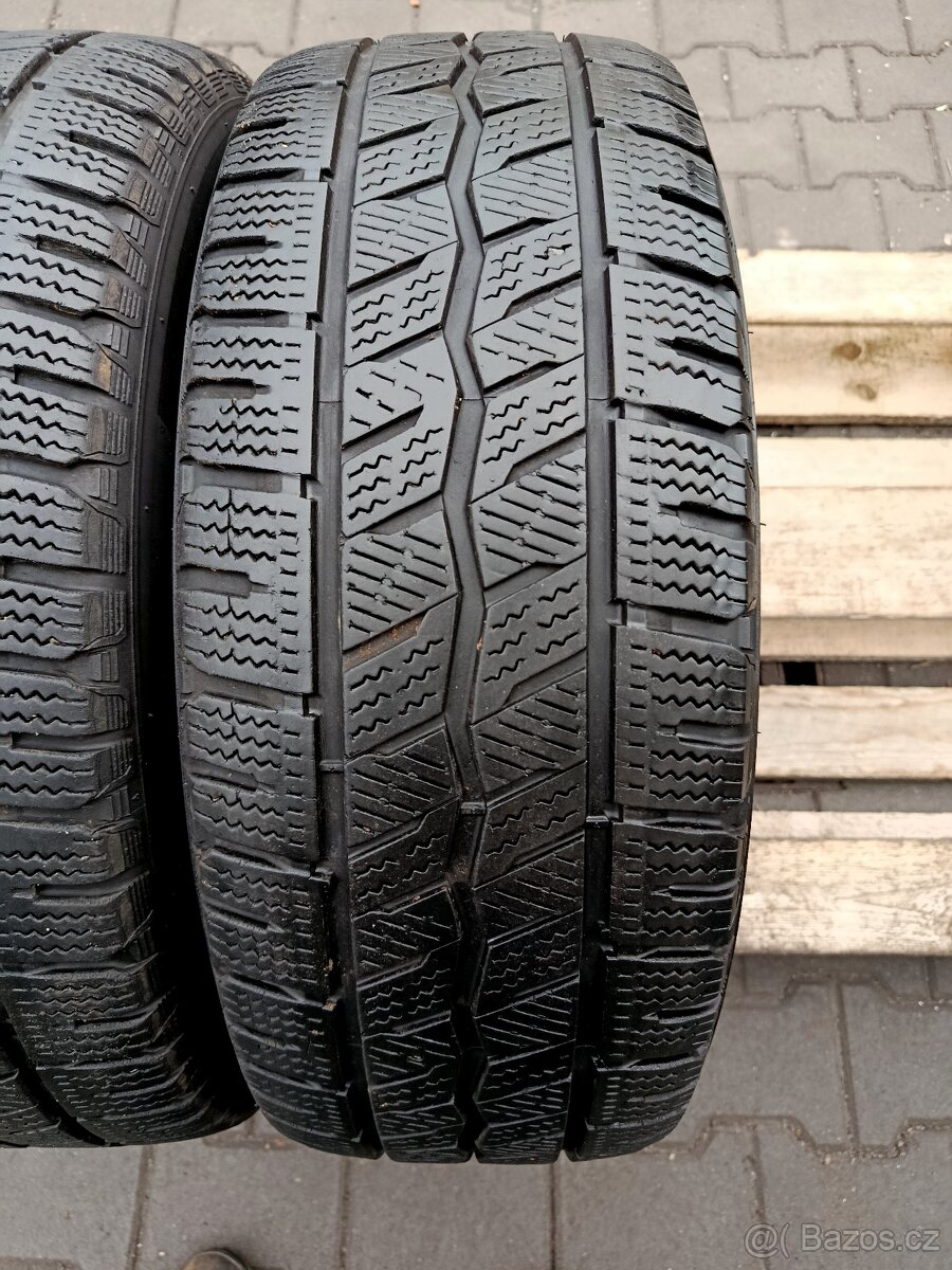 zimní pneu hankook 215/65/15 C - 2