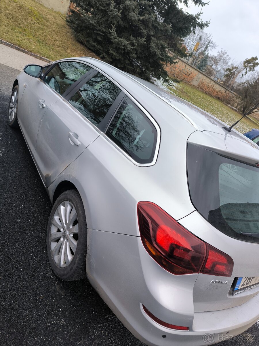 Opel Astra J 1.4 16V, 103kw, 2011 - 2