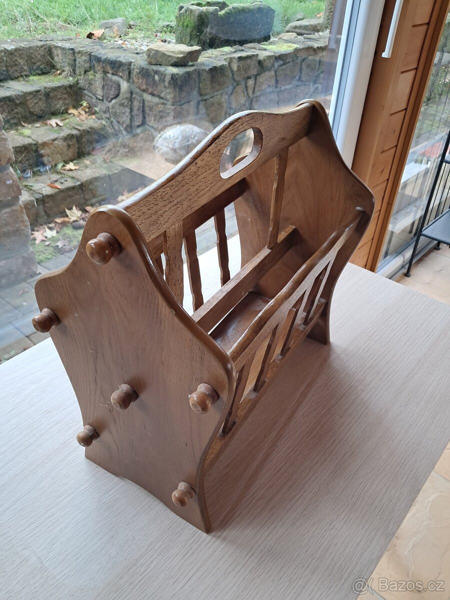 Dřevěny koš na časopisy - 2