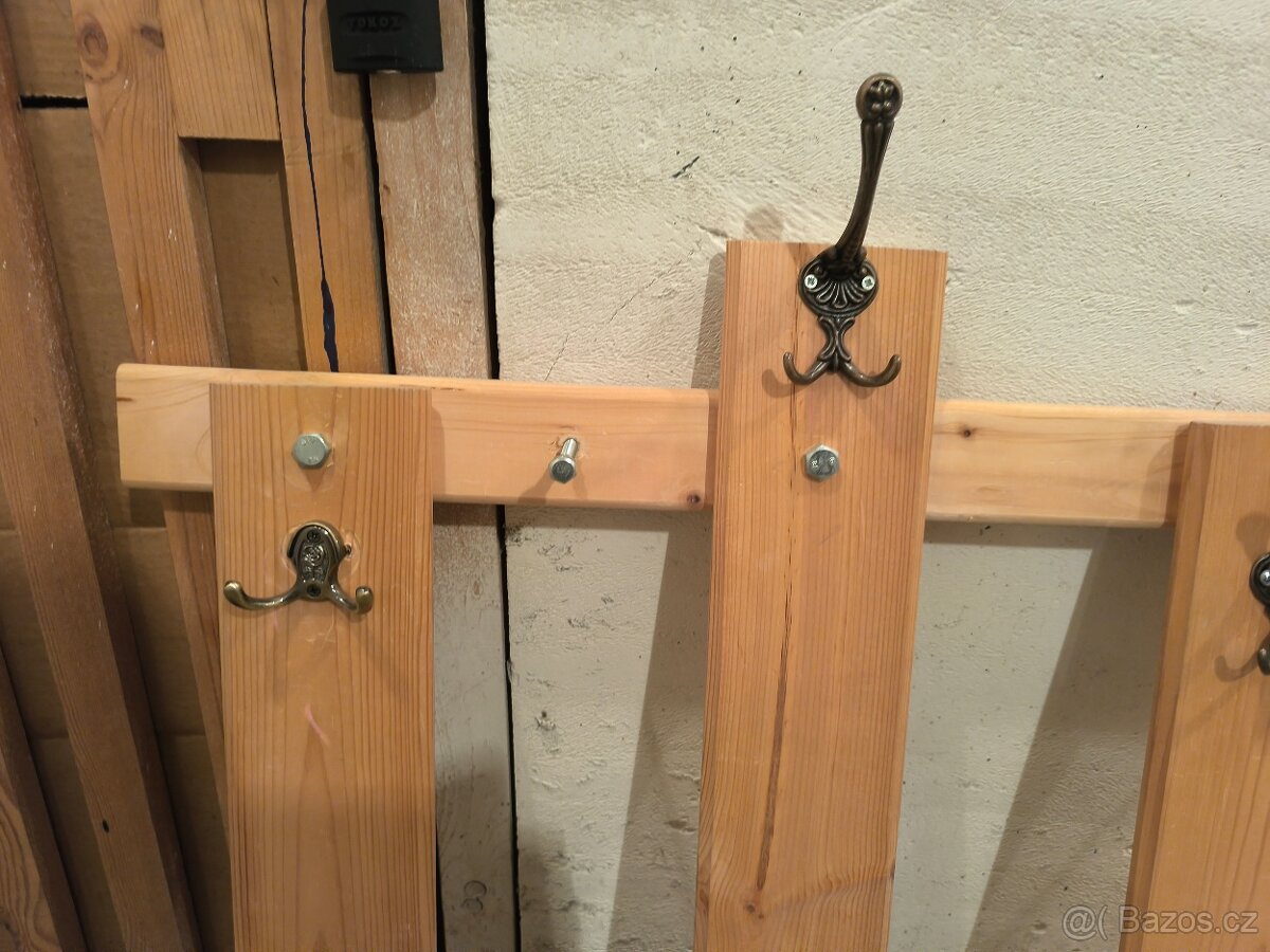 Věšák - 2