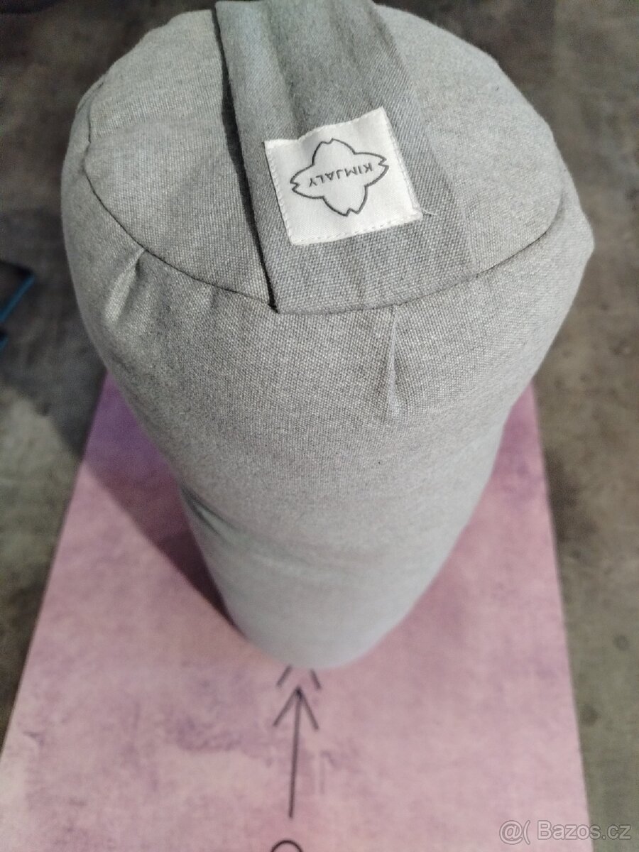 Bolster na jógu - 2
