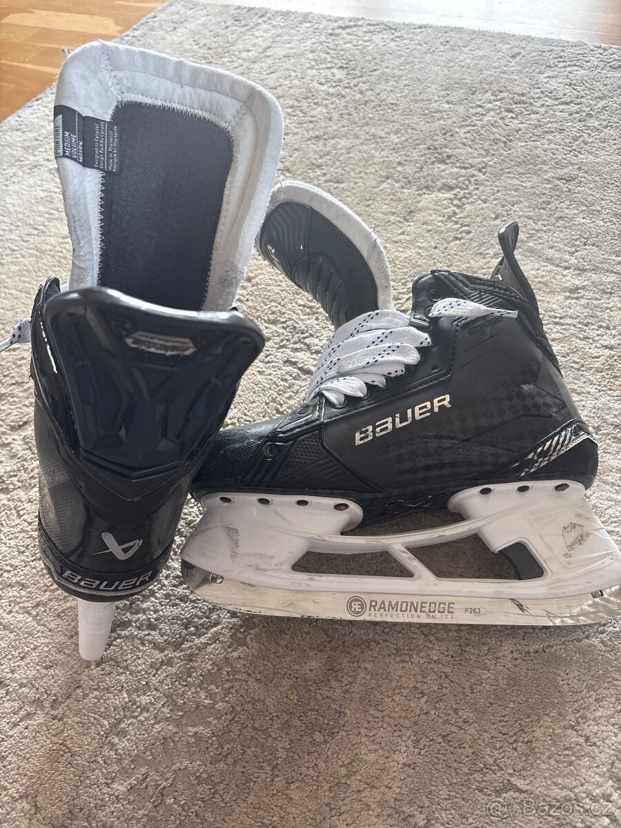 Bauer supreme shadow - 2