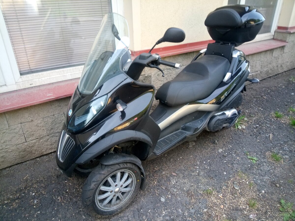 Piaggio 400 - 2