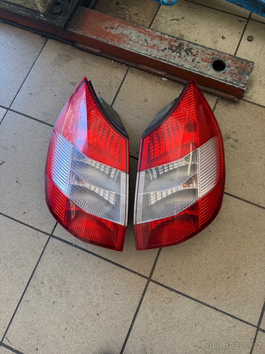 Zadní světla Renault Scenic 2003 - 2