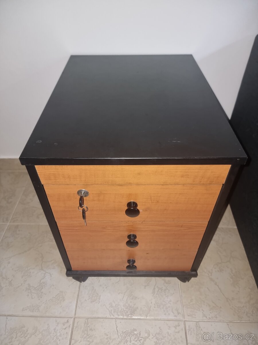 BOX SE ŠUPLÍKY - 2