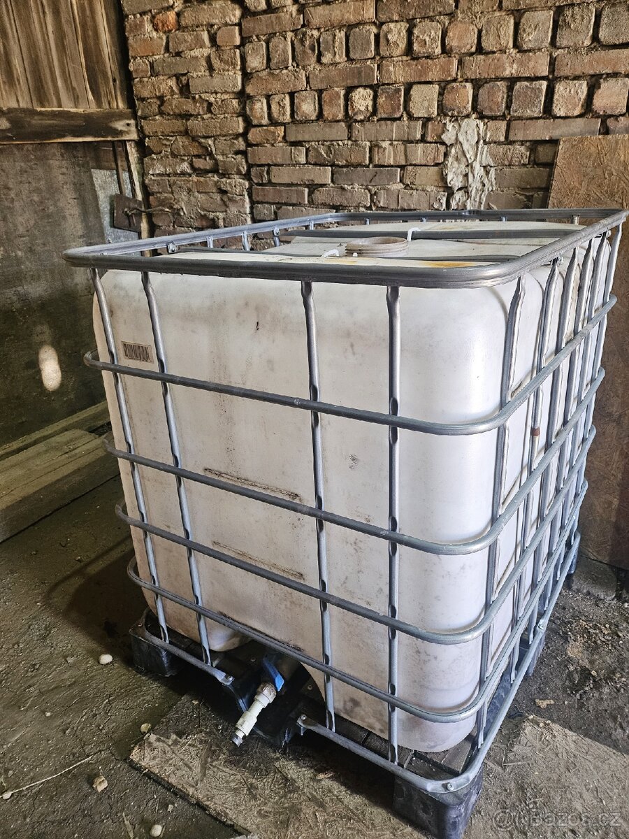 IBC nádrž 1000l - 2