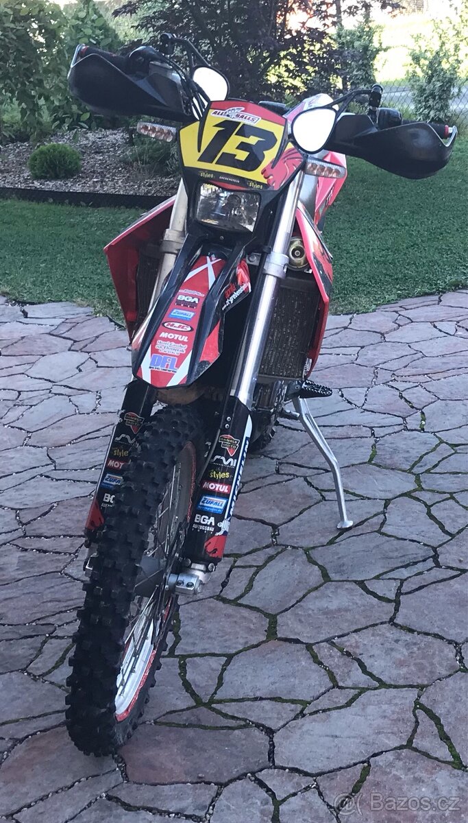 Aprílový RXV 450