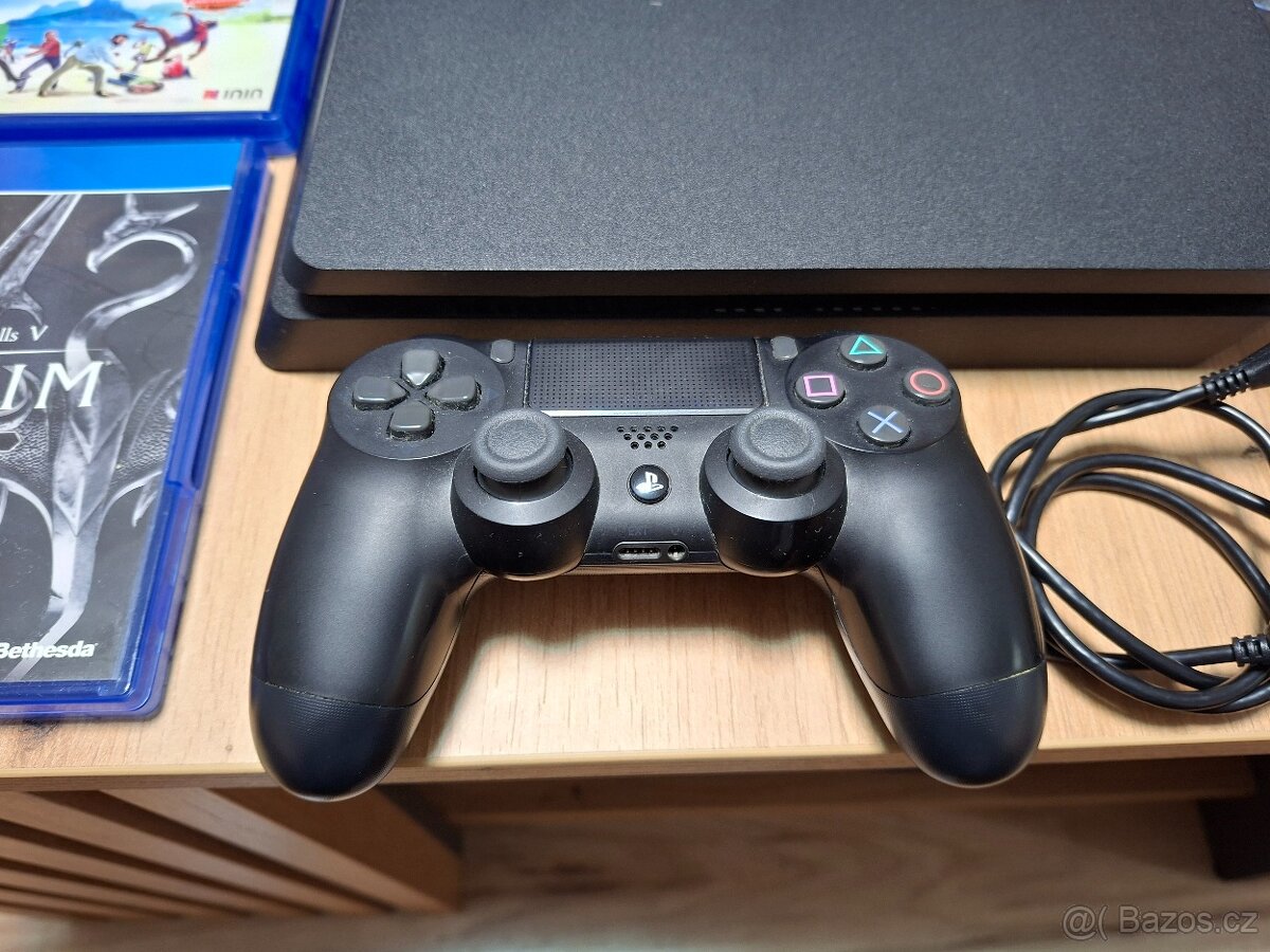 Prodám Playstation 4 slim 500gb + 24 her Top Stav - 2