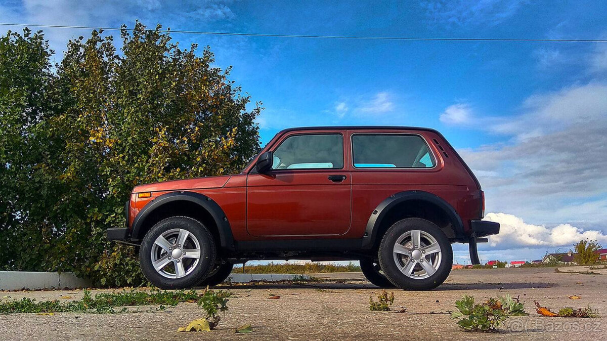 LADA 4x4 NIVA Silové lemy 3dv. - 2