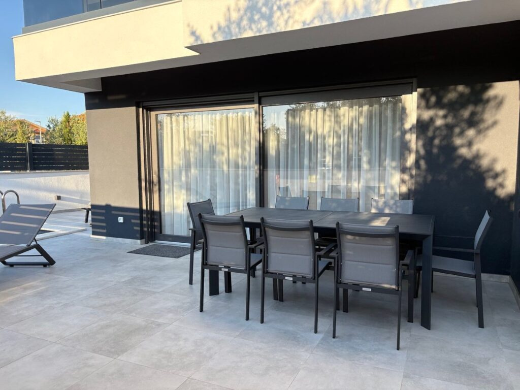 Chorvátsko-Moderný kompletne zariadený dom s bazénom - 2