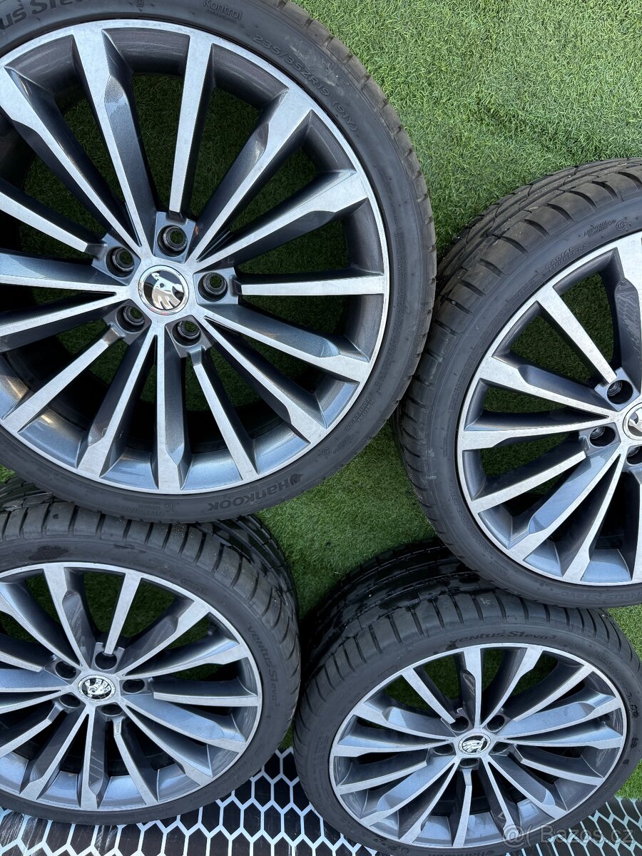 Škoda Superb - Trinity - ORIGINÁLNÍ LETNÍ SADA - 2