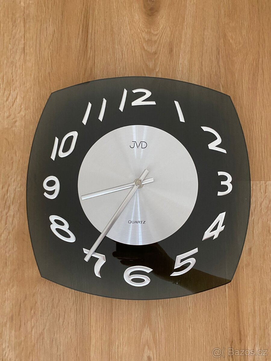 Nástěnné hodiny - 2