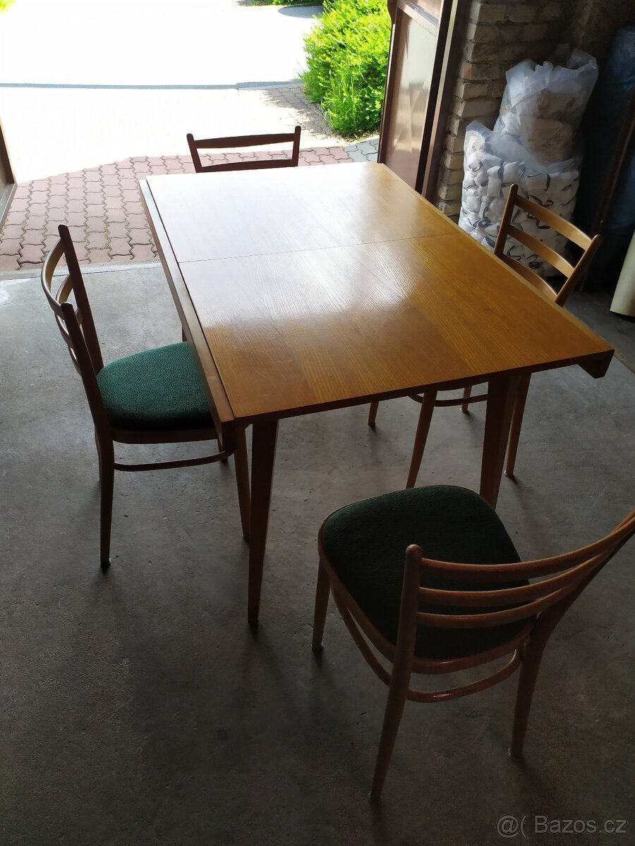 Stůl a židle - 2