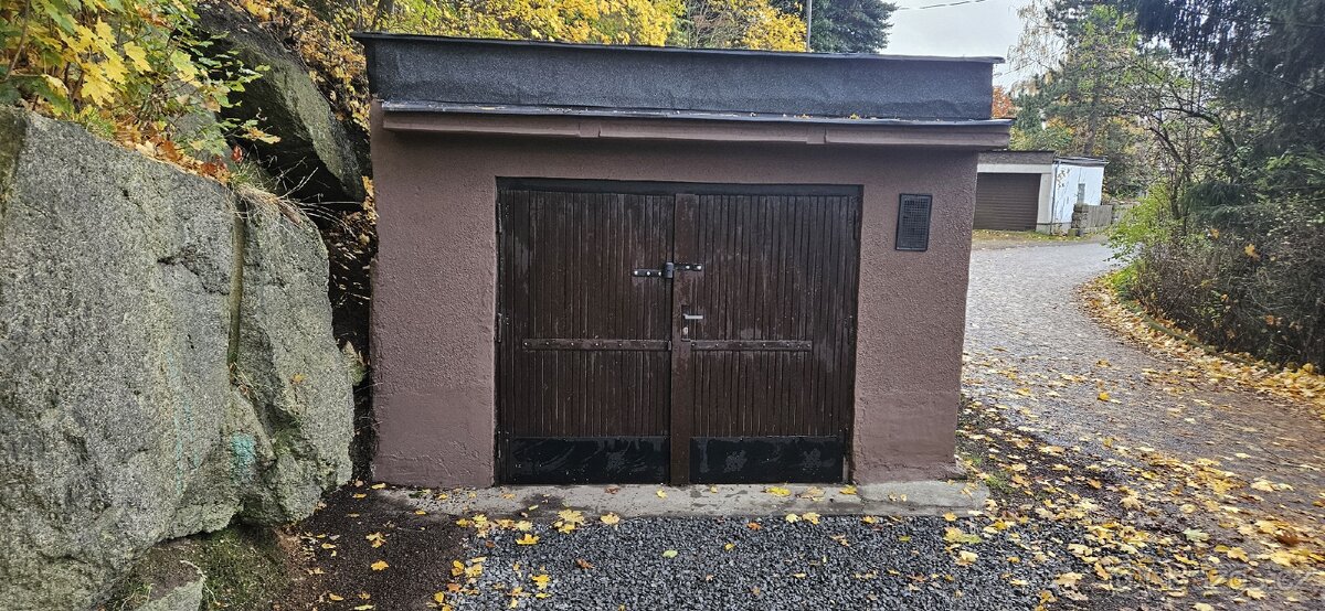 Garaz u sidliste Broumovska - 2