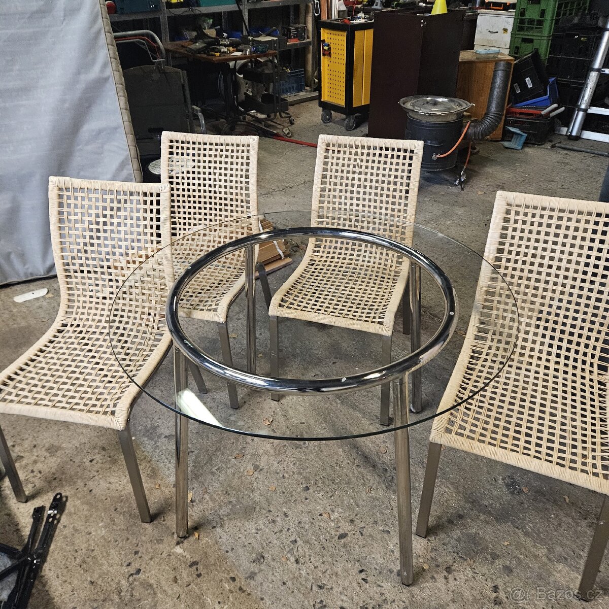 Prodám stůl a 4 židle - 2