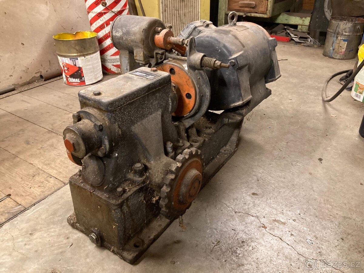 Prodám elektromotor s převodovkou a brzdou. - 2