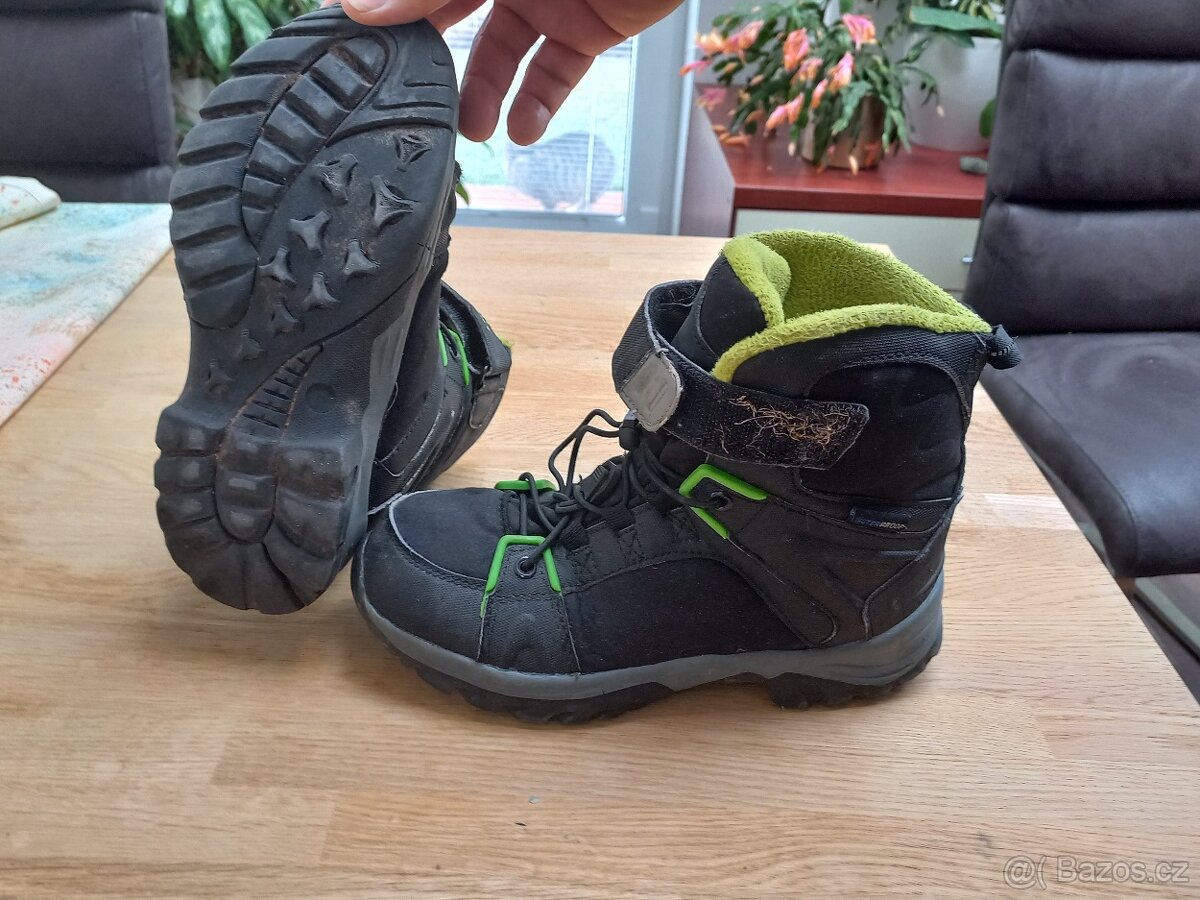 Prodám vodě odolné dětské zimní boty - 2