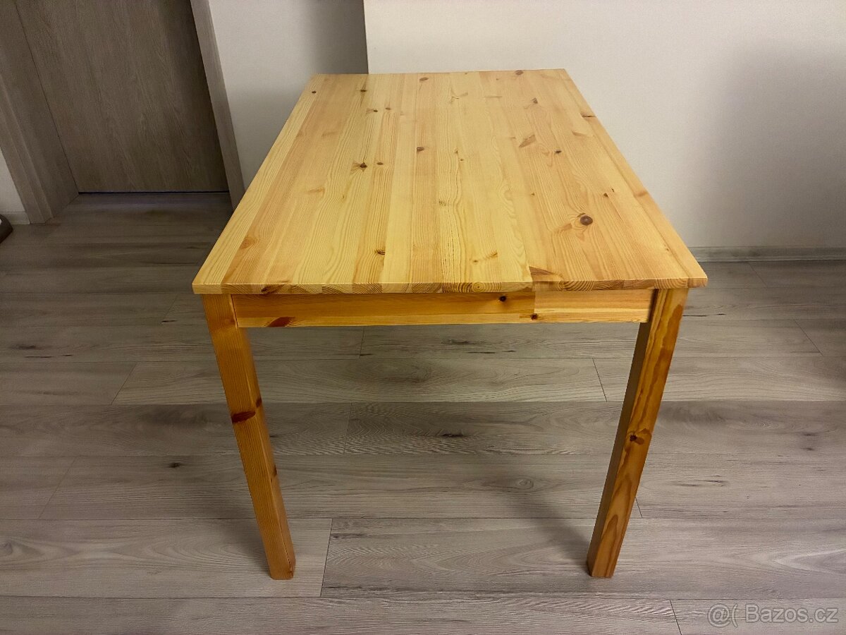 Jídelní stůl + židle - 2