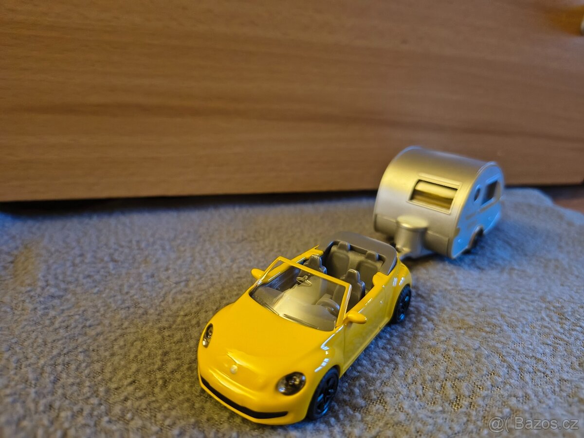 Siku 1629 auto s obytným přívěsem - 2