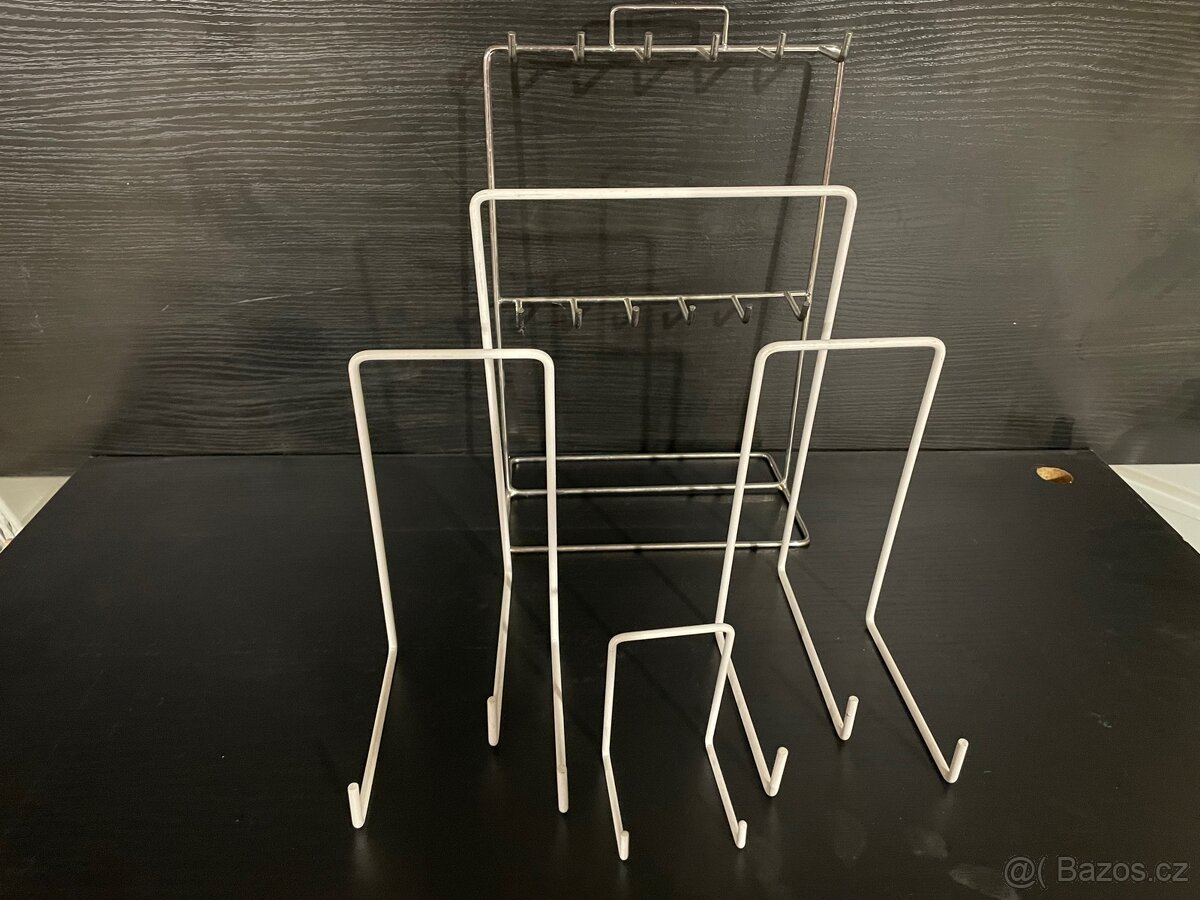 stojánky, stojánek na talíře , drátěný program do výlohy - 2