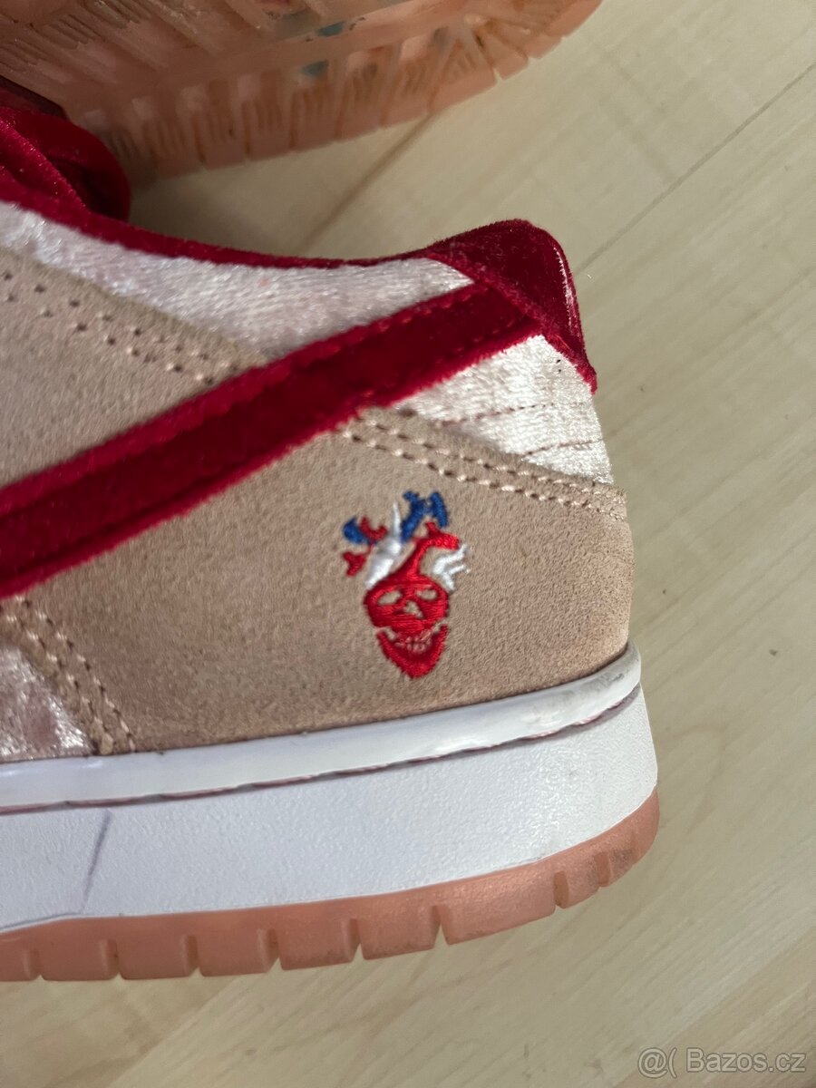 Nike dunk valentýnská edice - 2