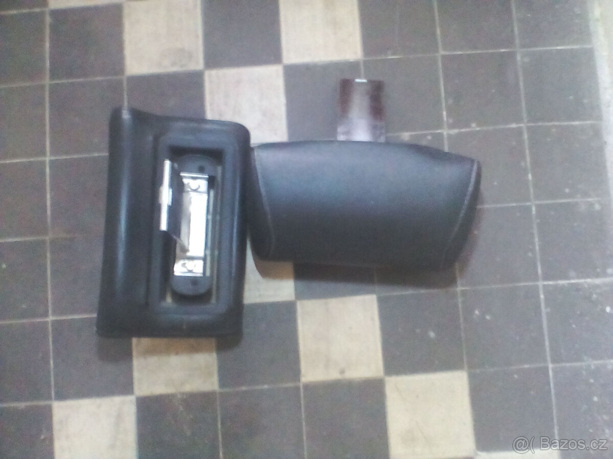 Bmw e34 Recaro hlavové opěrky - 2