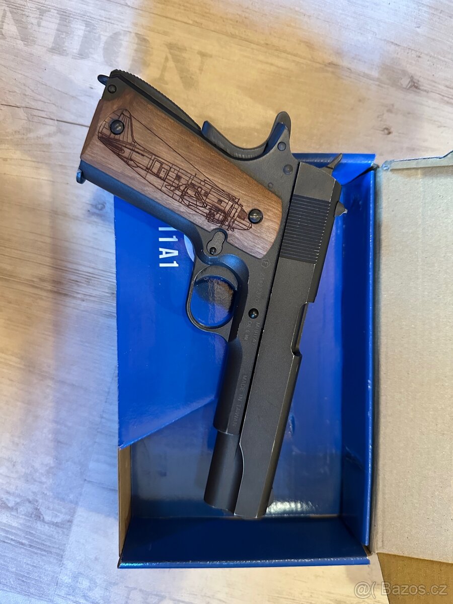 2x cybergun 1911 - 2