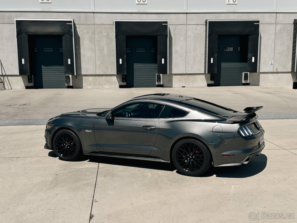 Ford Mustang 5.0 GT - 2