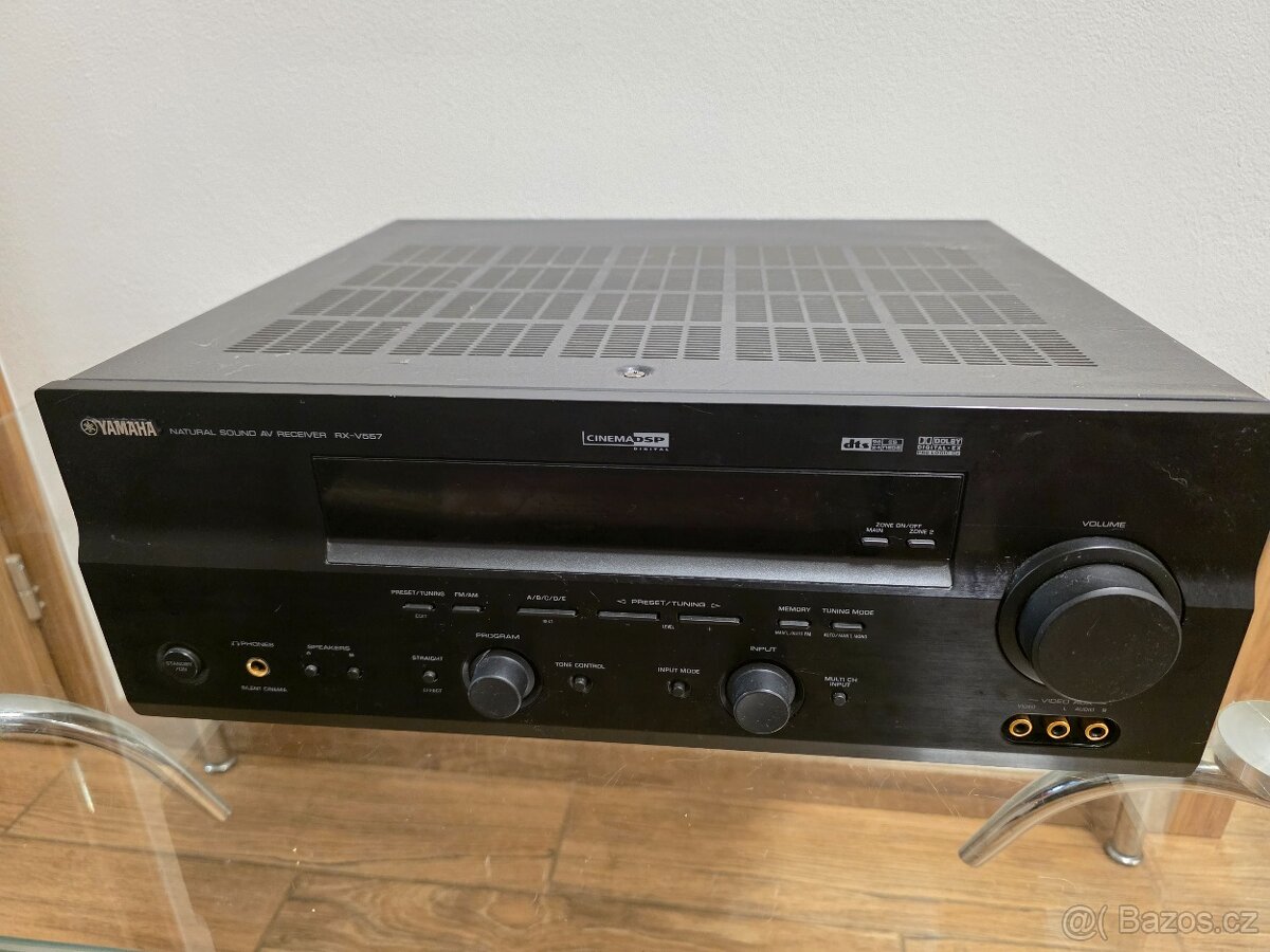Yamaha RX-V557 - 2