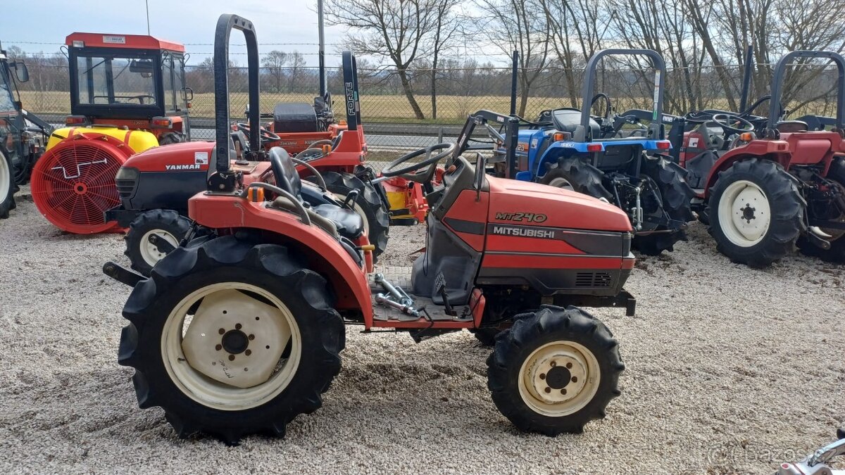 malotraktor Mitsubishi MT240 4x4 - 2