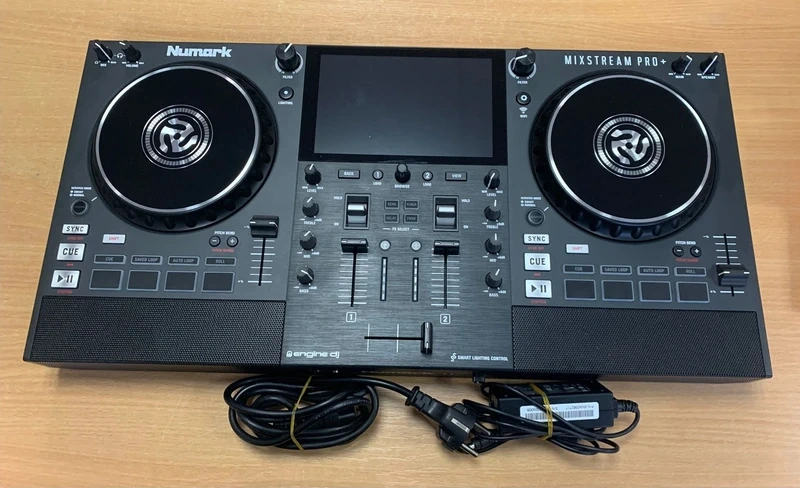 DJ kontroler Numark Mixstream Pro+ - 2