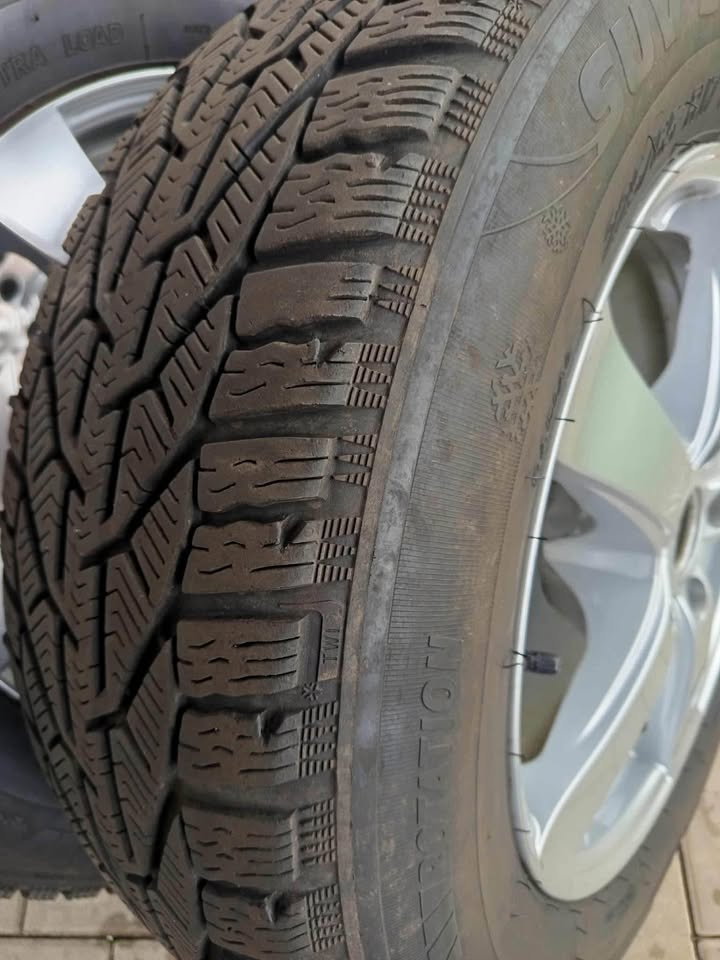 Komplet zimní kola, R17 225 65 pneu - 2