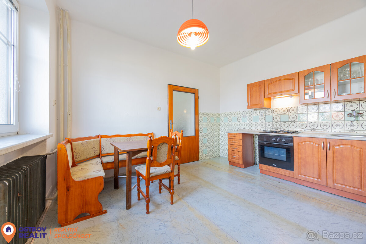 Prodej, rodinného domu 4+1 se zahradou 580 m2, Uničov - 2