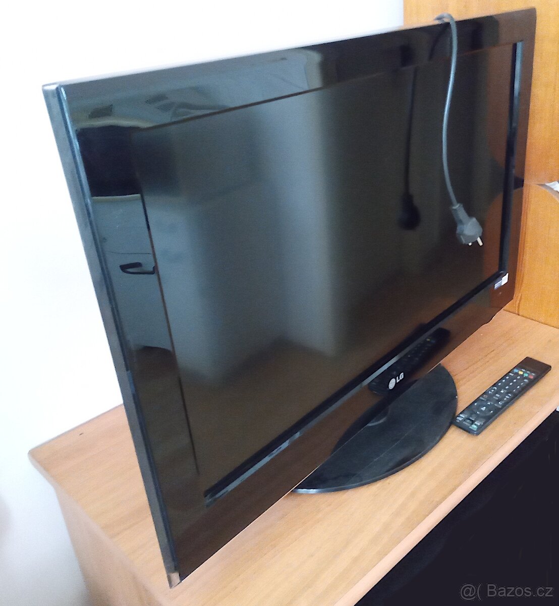 televizor LG 32LH5000 - 2